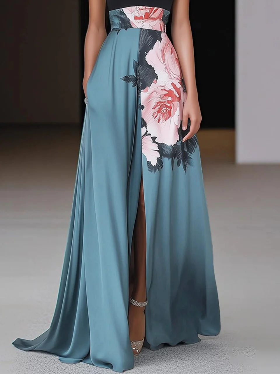 Elegantes schwarzes Maxikleid mit floralem Muster und Seitenschlitz für Frauen - Image 2