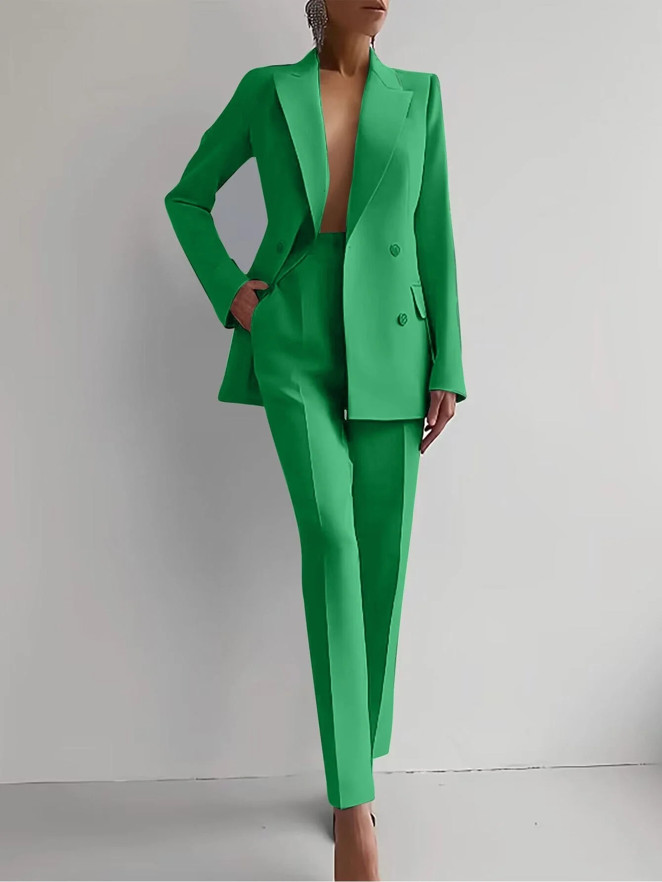 Elena – Eleganter Zweiteiliger Anzug Mit Blazer Und Schmaler Hose - Image 3