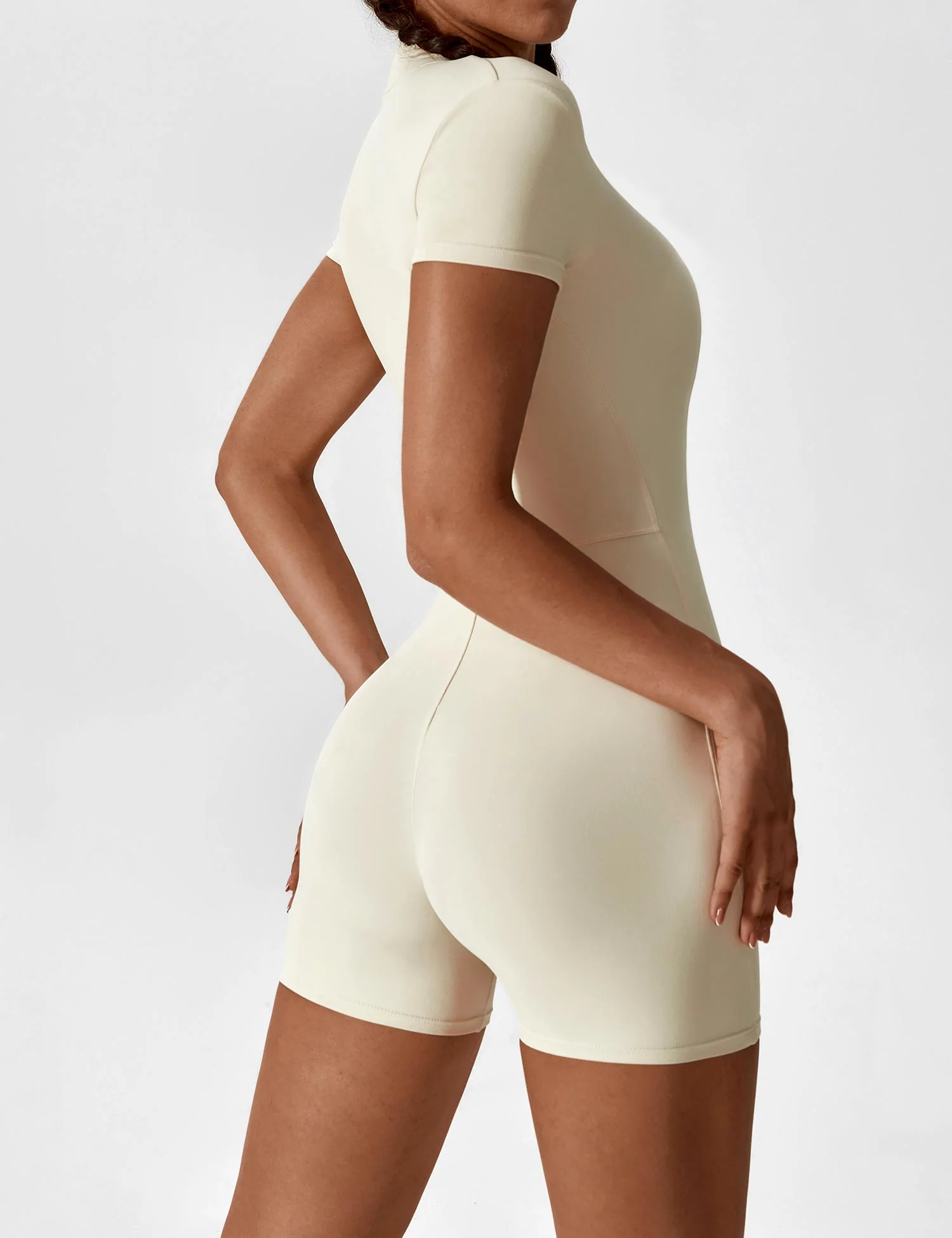 Elena | Nahtloser Kurzarm-Zip-Jumpsuit - Image 11