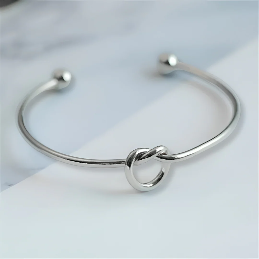 Elena – Schlichte Knoten-Armspange - Image 4