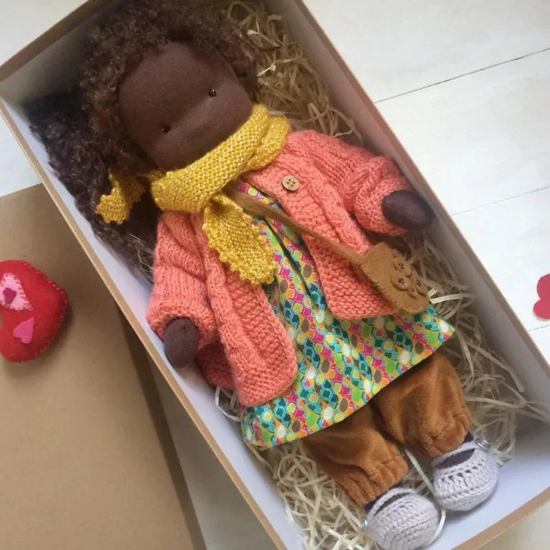Elise | Handgefertigte Waldorf-Plüschpuppe – Weiches Baumwollspielzeug mit Stoffbox | Süß & Kuschelig | Für Kindergeburtstage & täglichen Spielspaß - Image 38