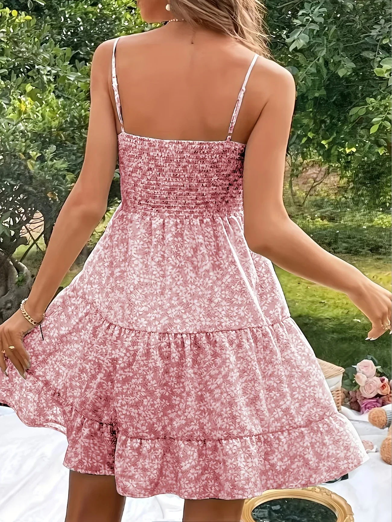 Elisheva | Schulternahes Maxikleid mit Blumenmuster und Rüschensaum - Image 3