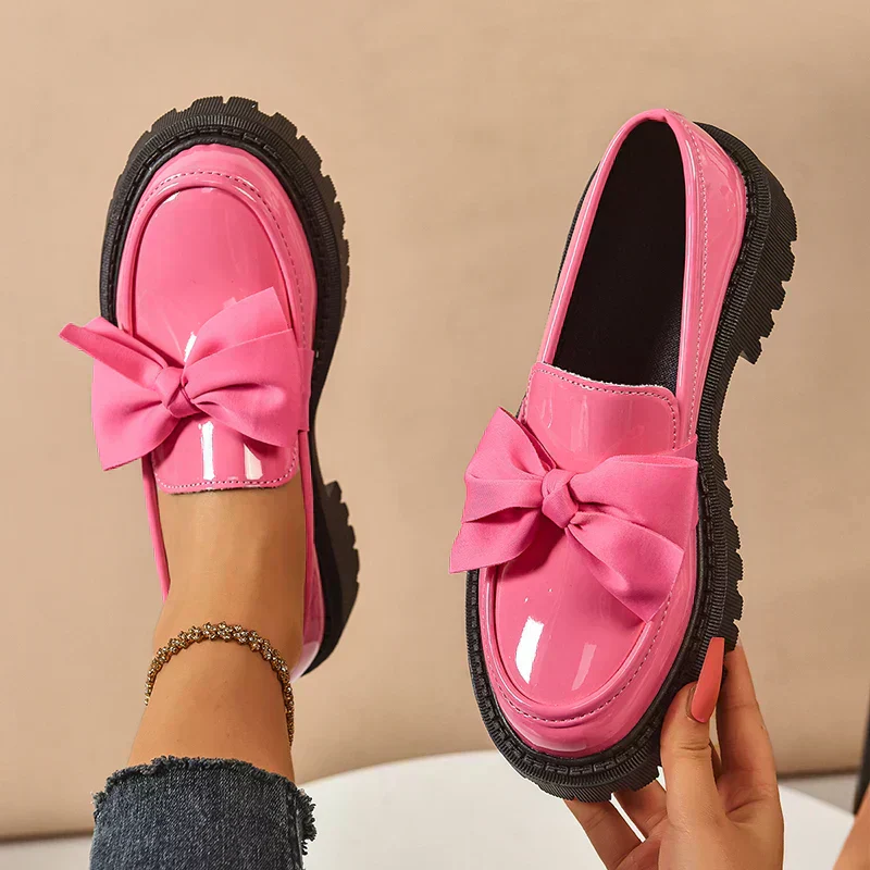 Eliza – Glänzende Plateau-Loafer