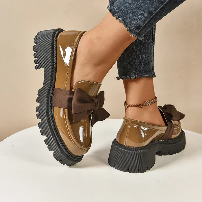 Eliza – Glänzende Plateau-Loafer - Image 10