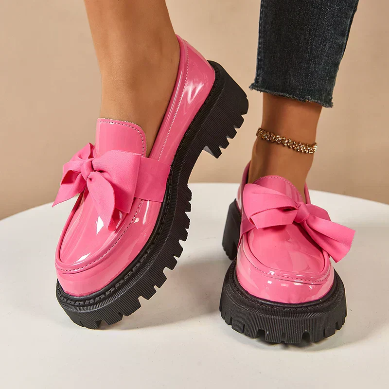 Eliza – Glänzende Plateau-Loafer - Image 20
