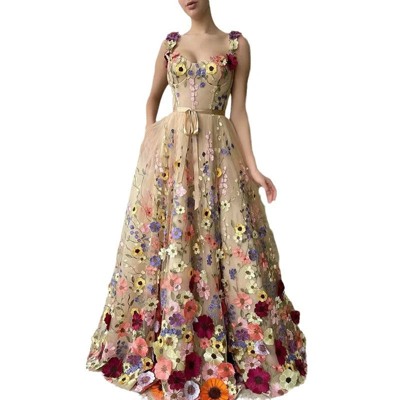 Ella- Damen Prunkvolles Abendkleid mit floralem Design - Image 3