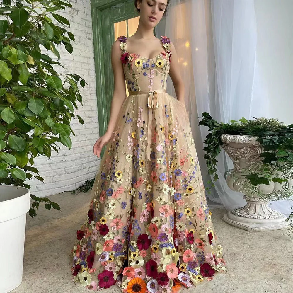Ella- Damen Prunkvolles Abendkleid mit floralem Design - Image 4
