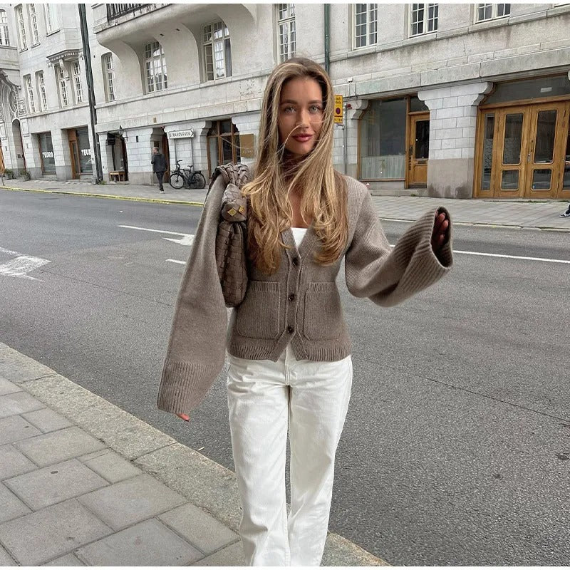 Elma | Klassische gestrickte Damenstrickjacke - Image 11