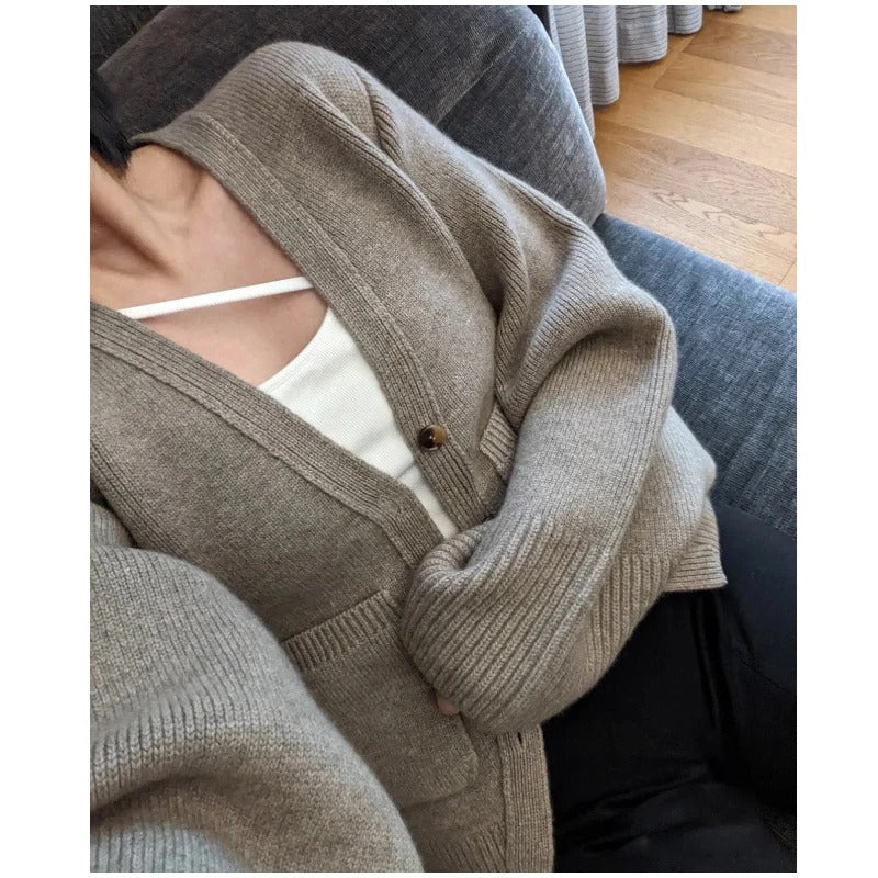 Elma | Klassische gestrickte Damenstrickjacke - Image 6