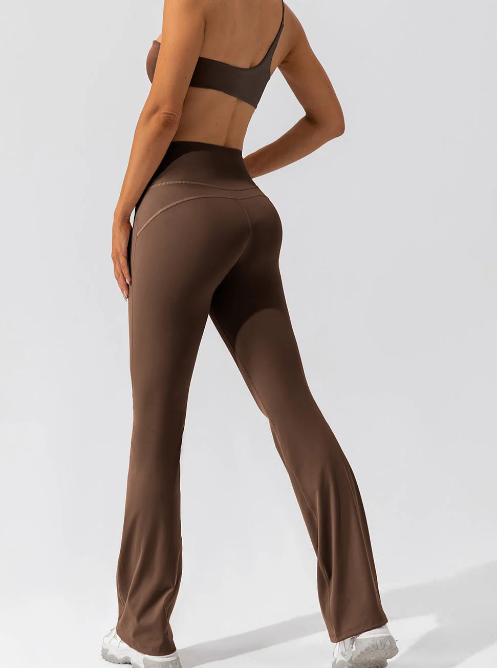 Elora | High-Waist Flare Leggings mit Crossover-Bund - Image 3