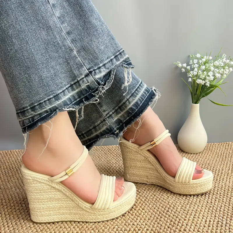 Emila – Keilsandalen mit Doppelriemen - Image 11