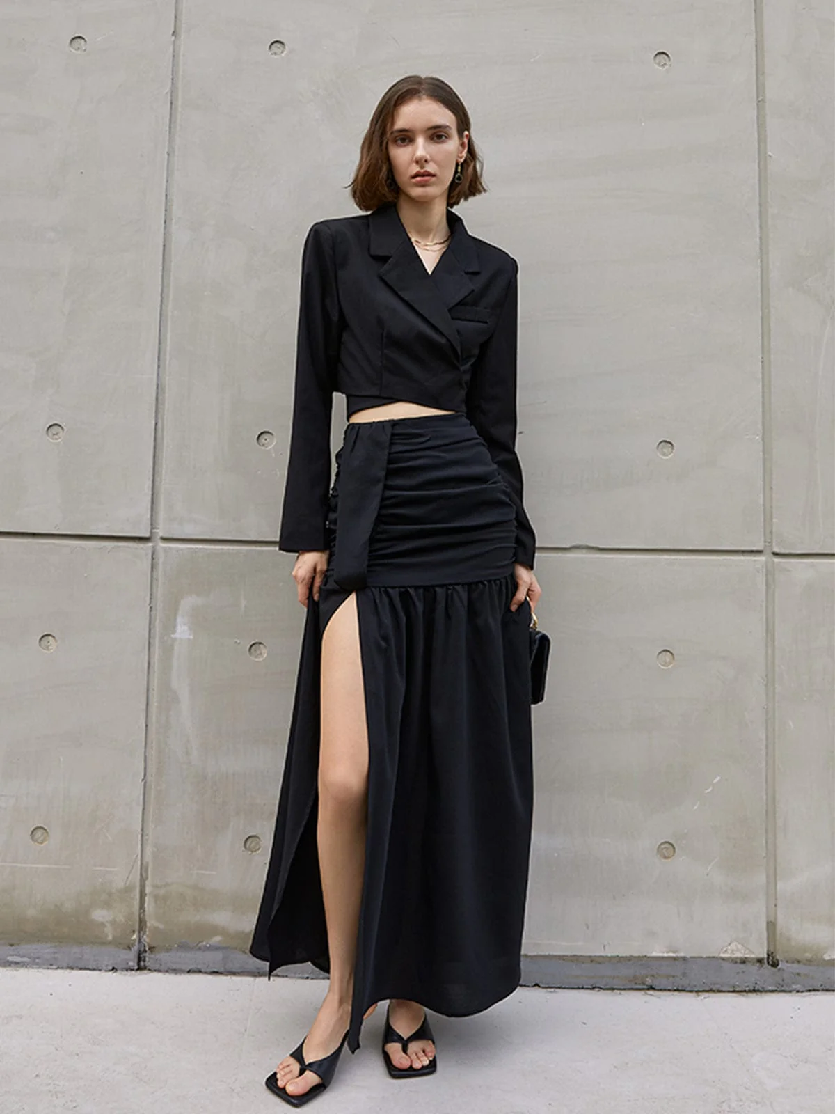 Emilia | Elegantes Zweiteiler-Set mit Cropped Blazer & Maxi-Rock - Image 3
