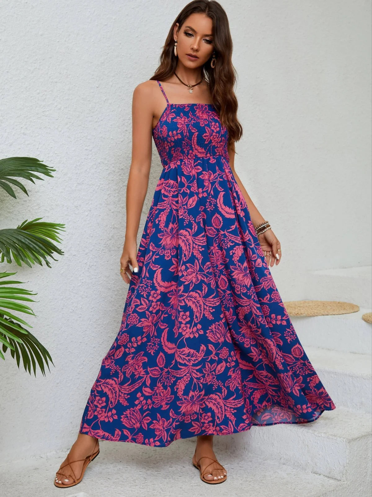 Emma - Blumiges, gerafftes Maxikleid mit Spaghettiträgern - Image 8