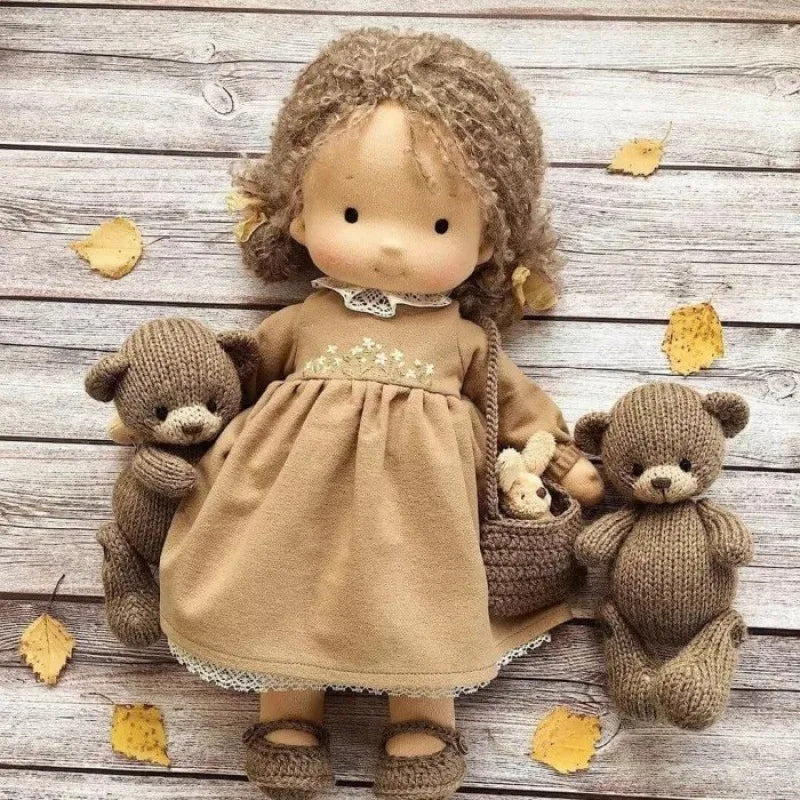 Emma | Handgefertigte Plüschpuppe aus Baumwolle – Waldorf-Kuscheltier mit Stoffbox | Niedlich & kuschelig | Für Kindergeburtstage & Spielspaß im Alltag - Image 2