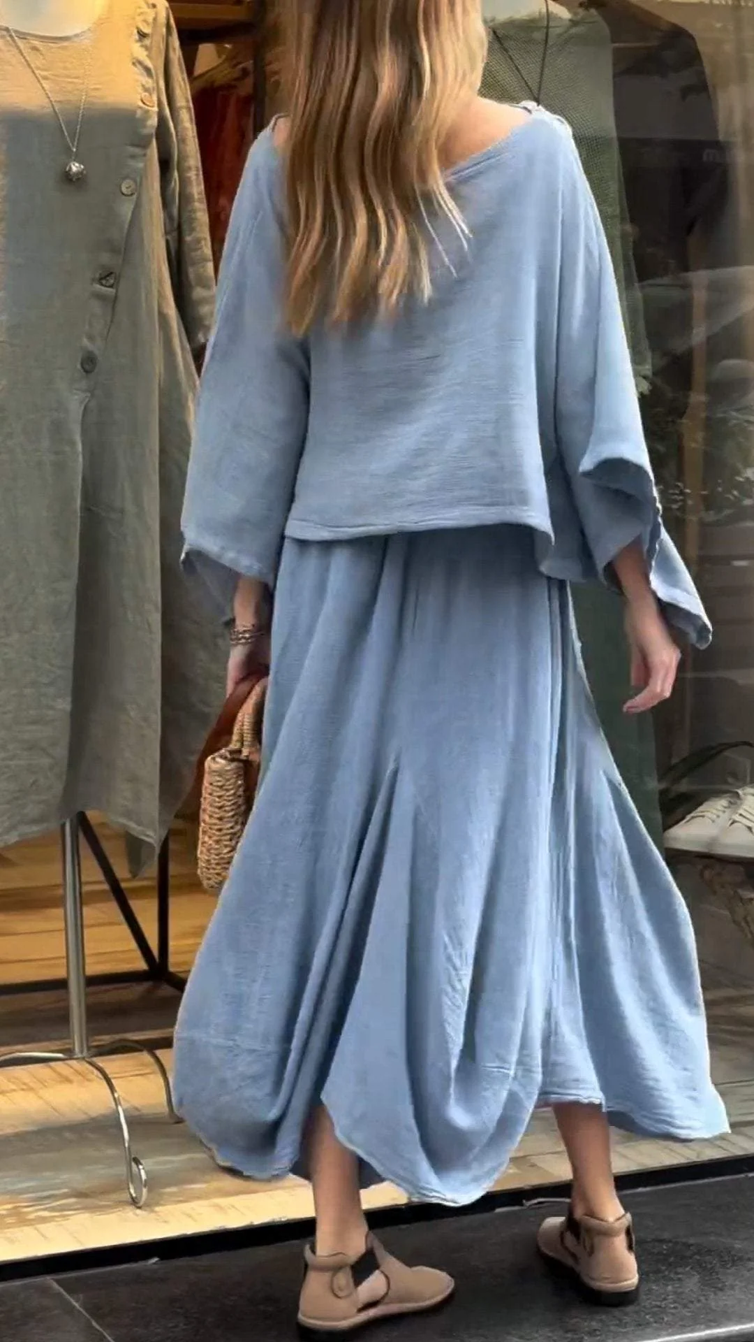 EMMA LEINENANZUG - Image 3