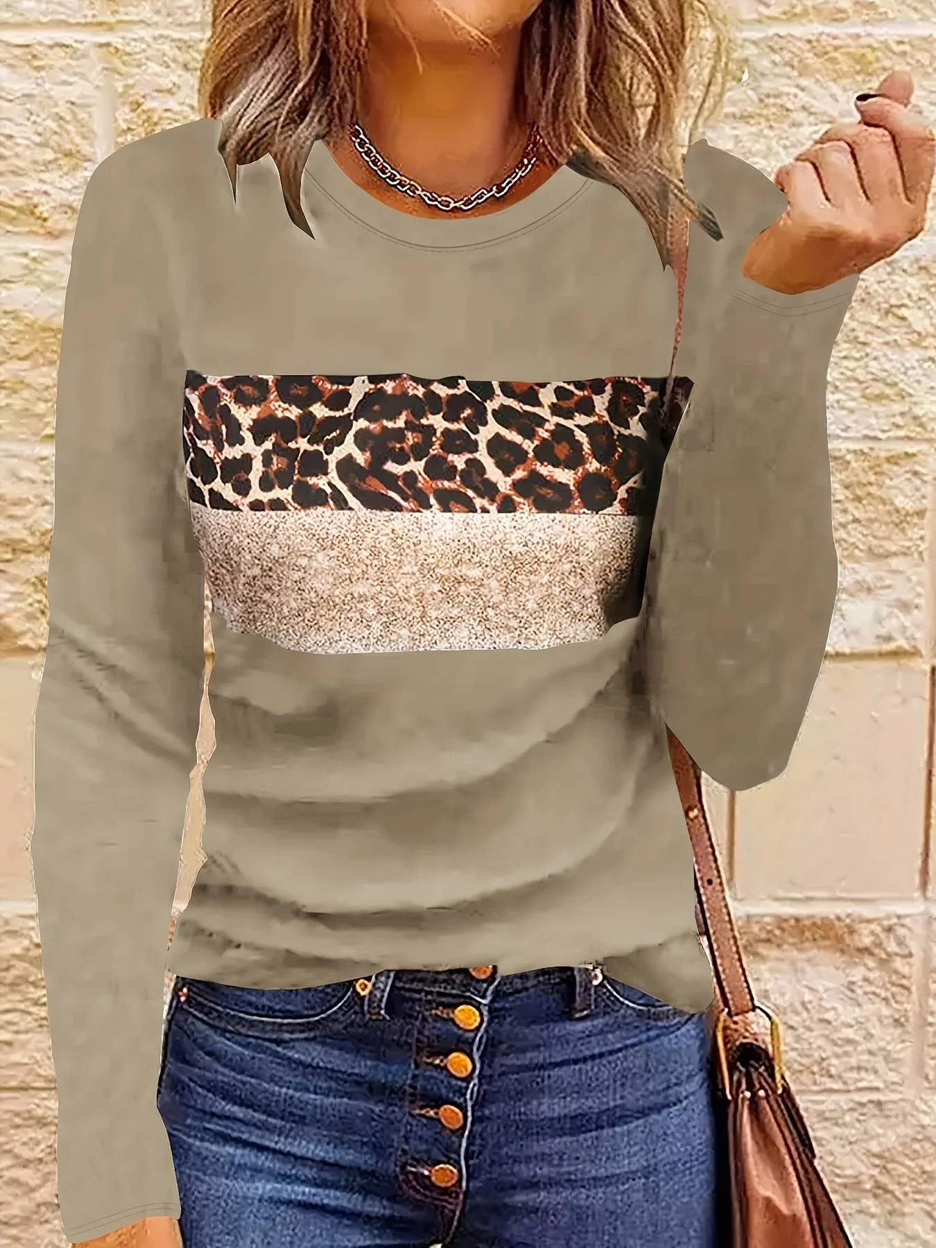 Emmi | Das Schicke Leopard-Print Langarmshirt - Image 12