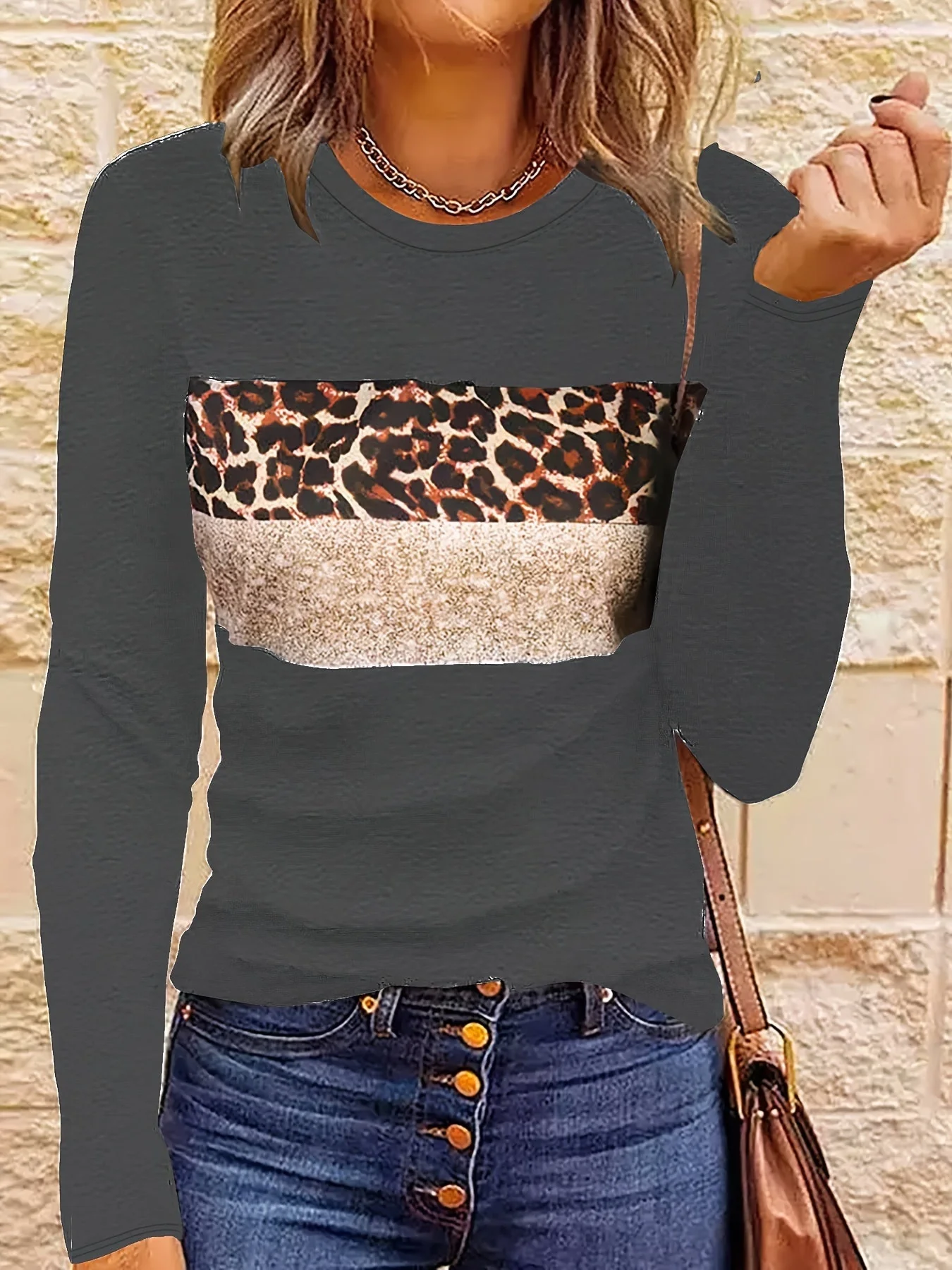 Emmi | Das Schicke Leopard-Print Langarmshirt - Image 16