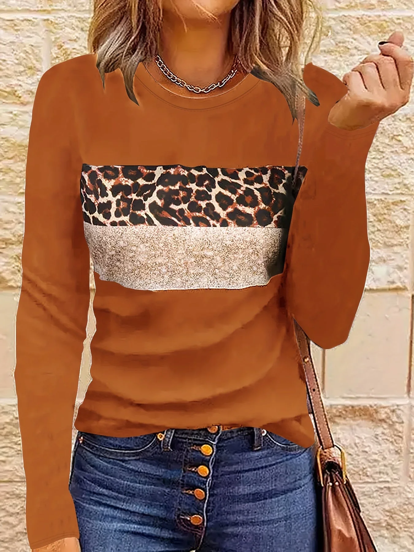 Emmi | Das Schicke Leopard-Print Langarmshirt - Image 3