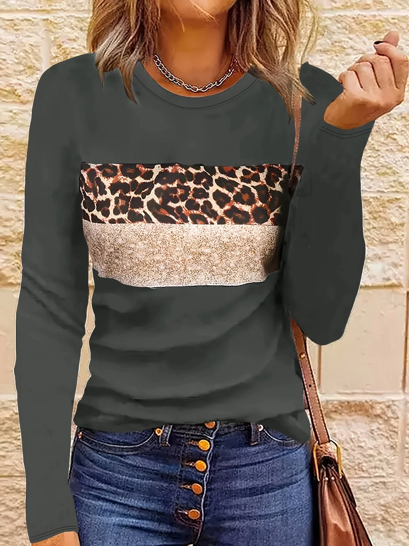 Emmi | Das Schicke Leopard-Print Langarmshirt - Image 5