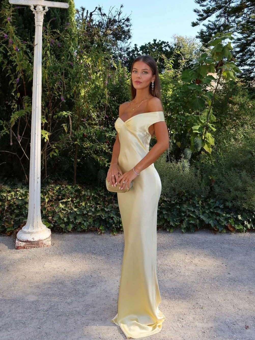 Emory - Rückenfreies Maxikleid aus Satin - Image 5