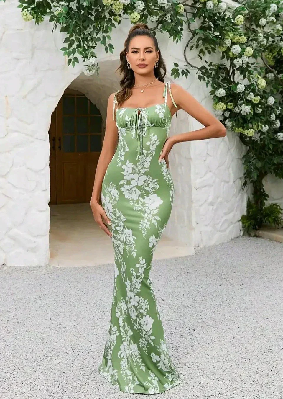 Figurbetontes Maxikleid mit Blumenmuster und Schleifendetails – femininer Sommertraum - Image 10