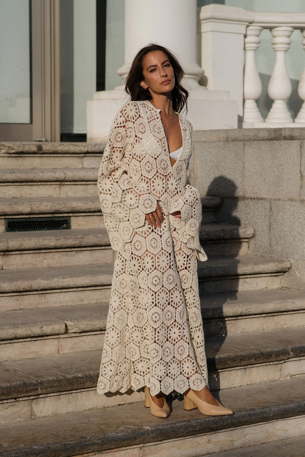 Fina | Langärmeliges Kleid mit Spitzenbestickung - Image 10