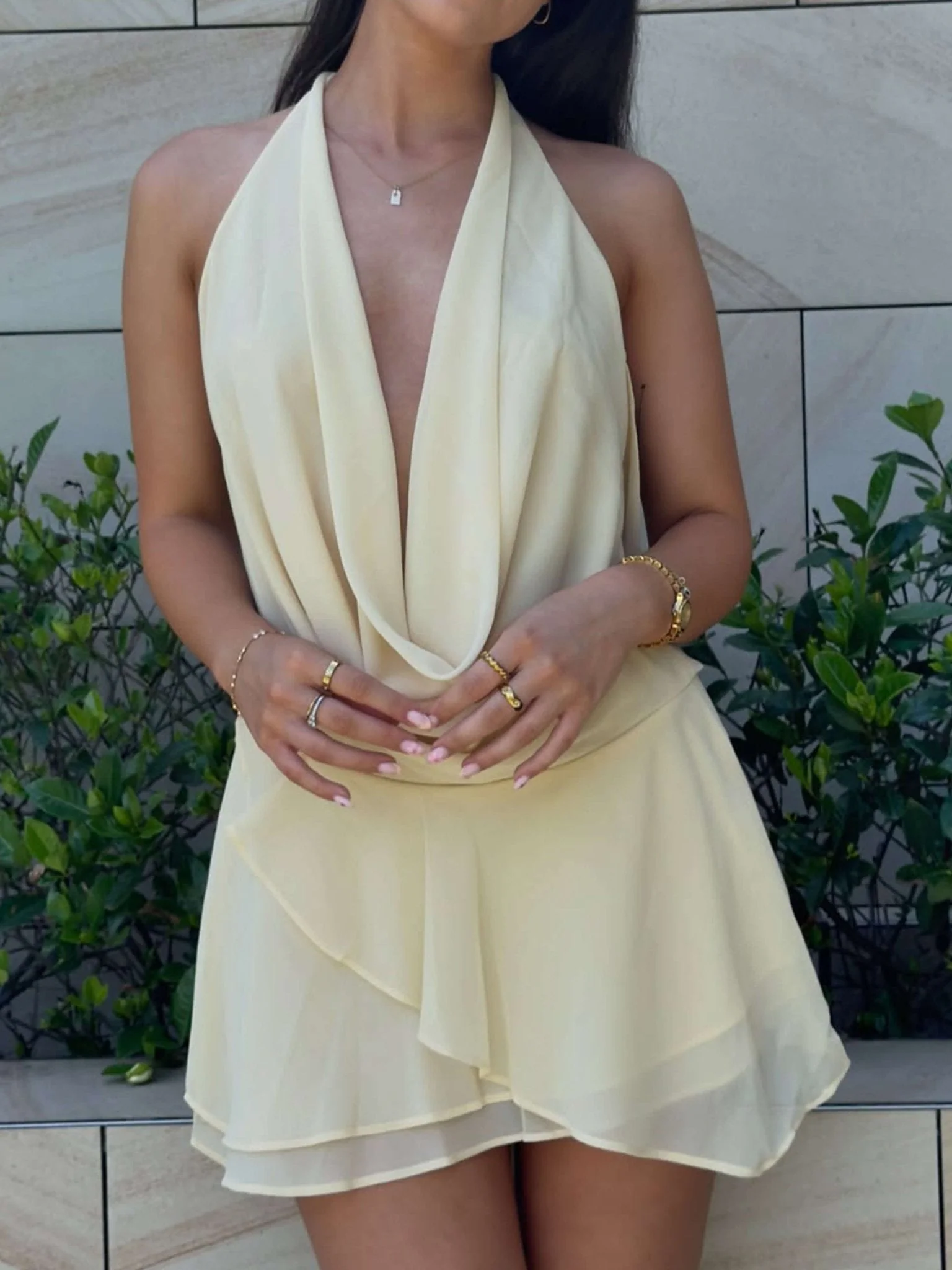 Fiora | Mini Kleid Rückenfrei Mit Wasserfallausschnitt - Image 3