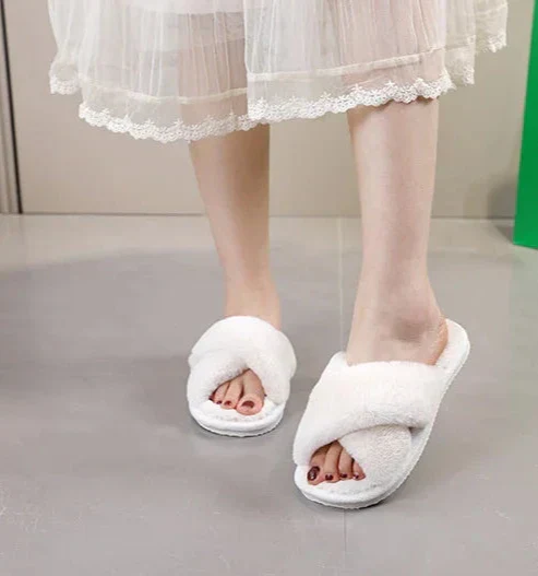 Flauschige Pantoffeln mit Kreuzriemen für Damen - Image 3