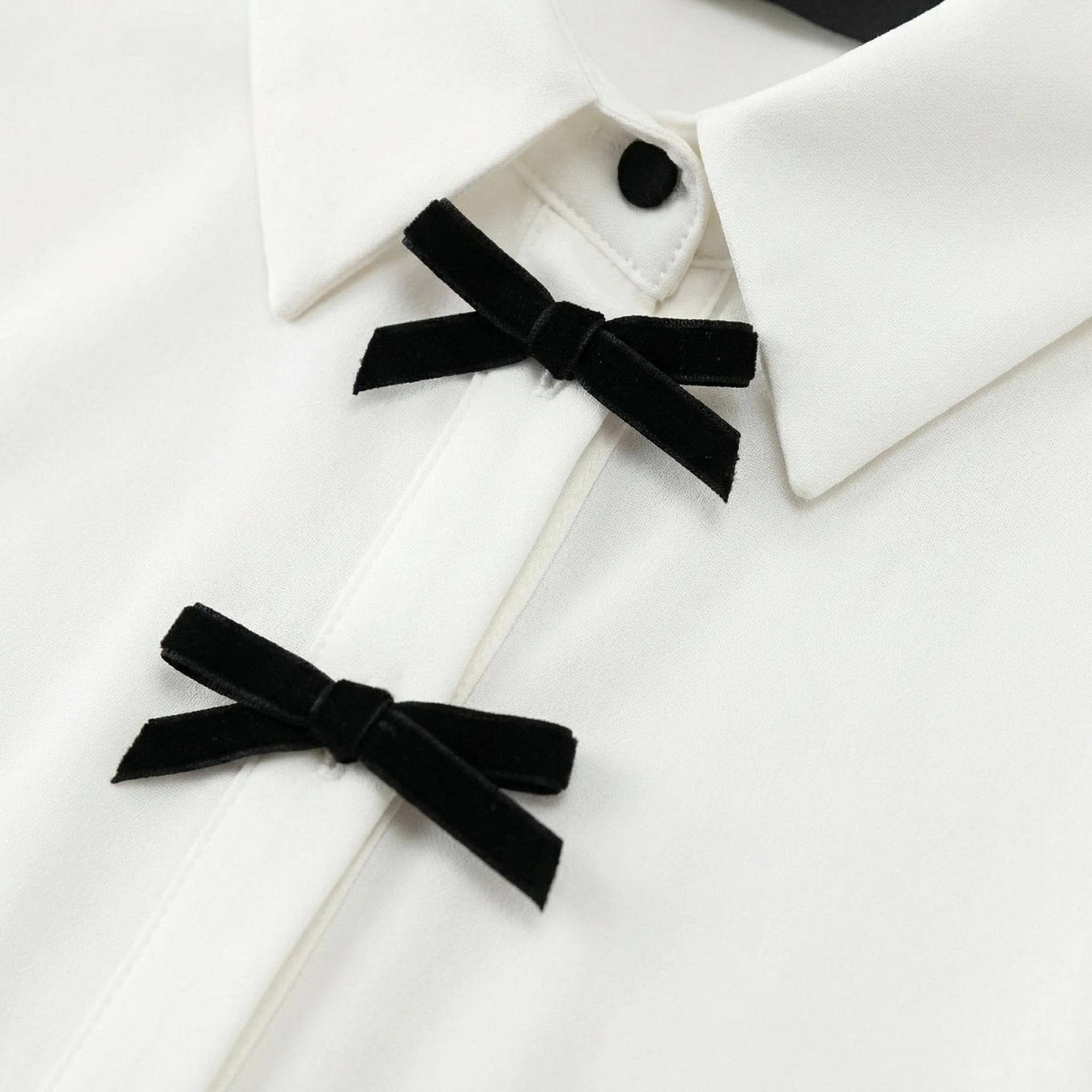 Petra | Damen Fließende Tupfenbluse Schleifenkragen – Polka Dot Bluse Schleife - Image 4