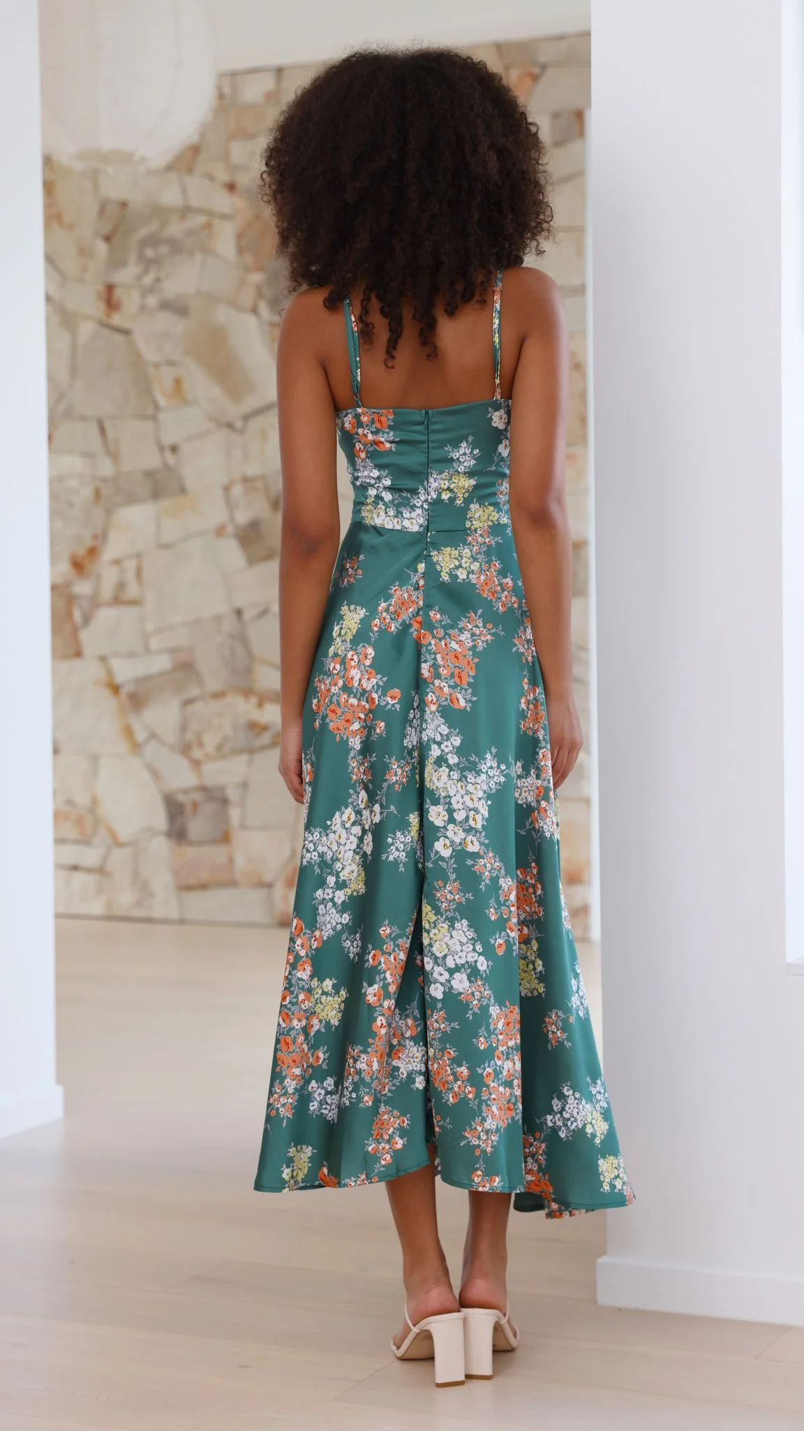 Flora | Romantisches Midikleid mit Blumendruck - Image 2