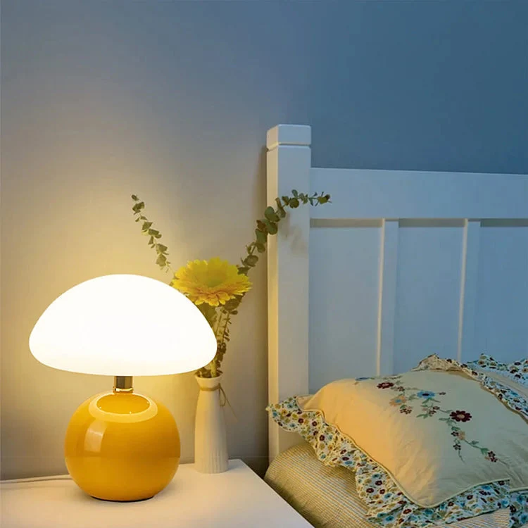 Französische Creme Tischlampe mit LED-Beleuchtung – Einstellbare Farben, Keramik, Durchmesser 20 cm, Höhe 22 cm - Image 2