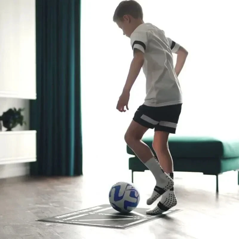 Fußtrainingsmatte – Verbessere deine Fußballfähigkeiten zu Hause - Image 3
