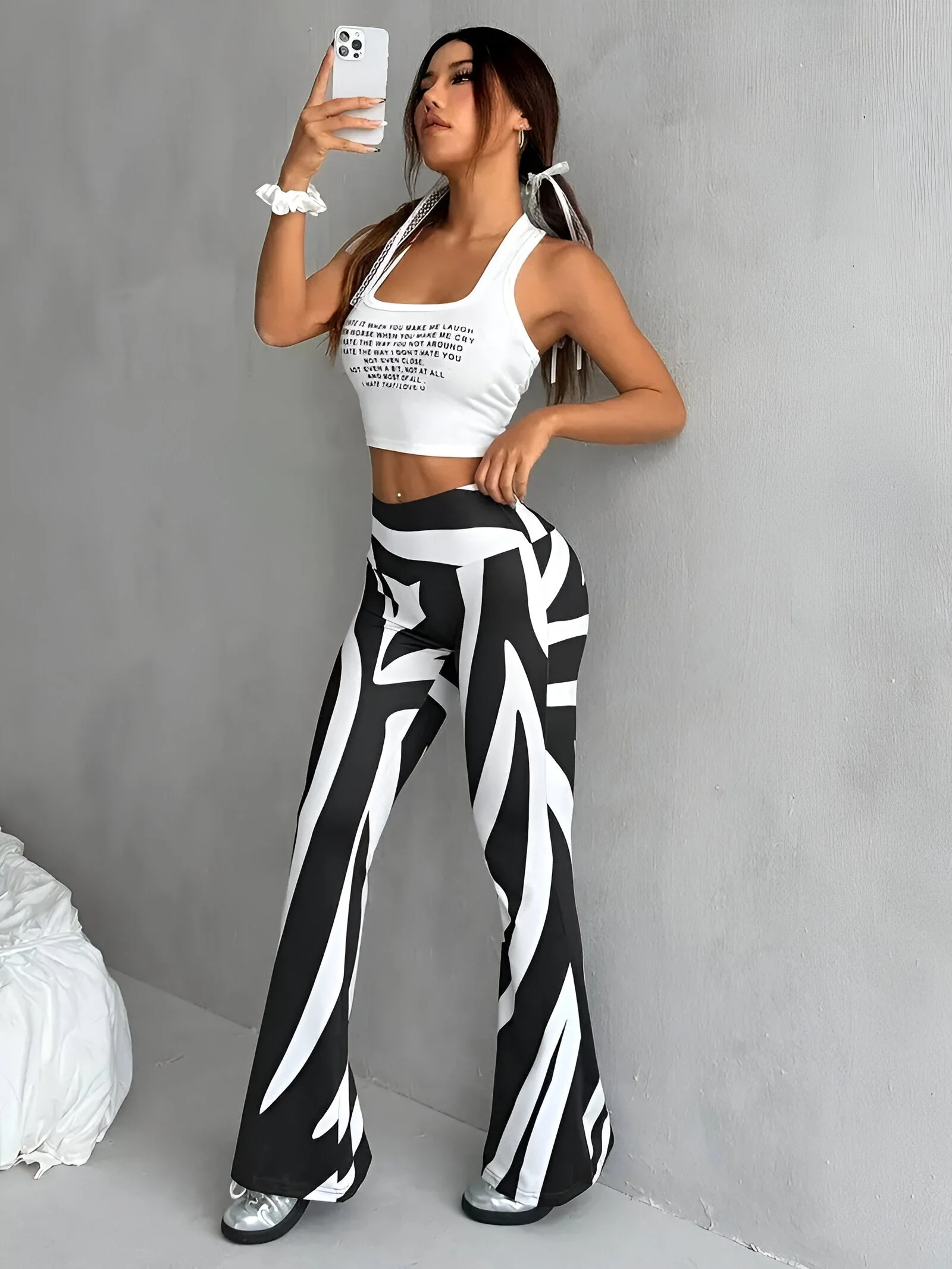Gabriele | High-Waisted Hose mit Blumenmuster - Image 3