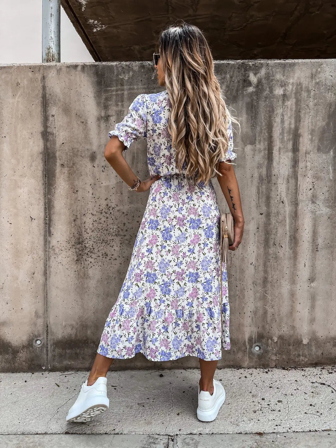 Geblümtes Sommerkleid mit Knopfleiste & Schlitz – Feminin & Bequem - Image 6