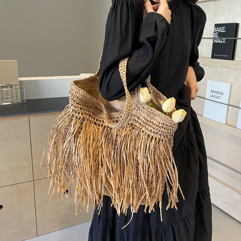 Geflochtene Tasche mit Fransen – Natürlicher und Boho-Stil - Image 2