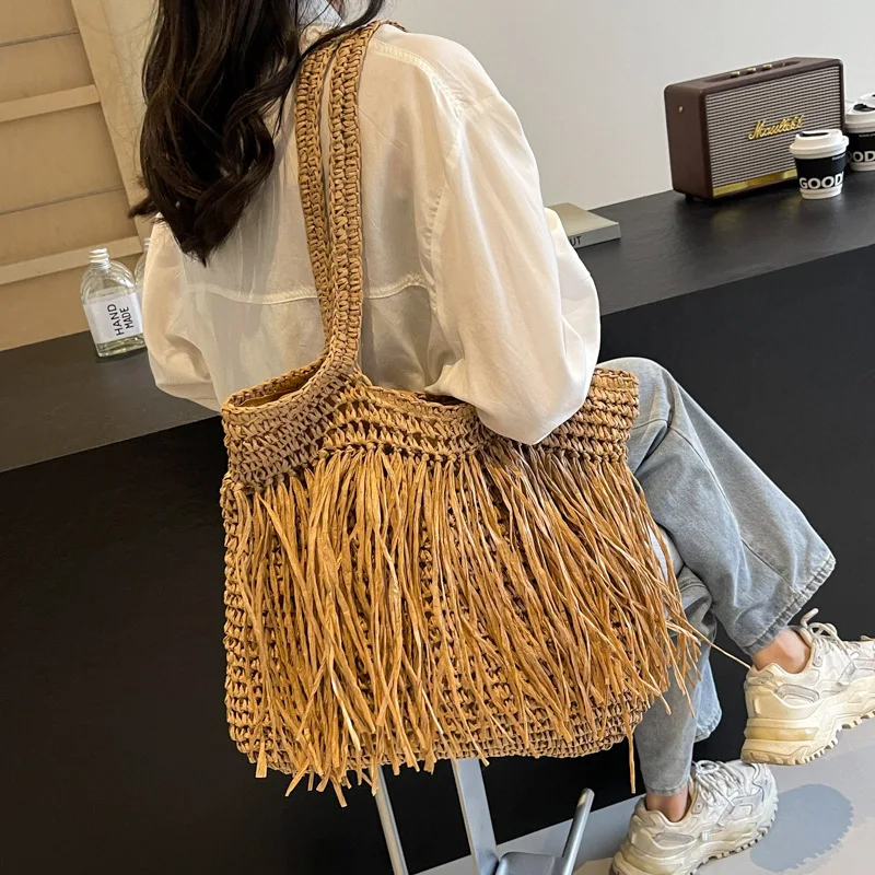 Geflochtene Tasche mit Fransen – Natürlicher und Boho-Stil - Image 5