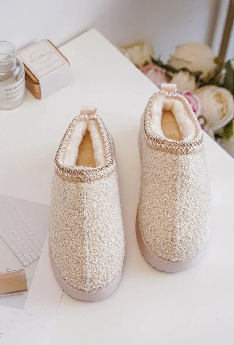 Gemütliche Slipper für Frauen - Ema