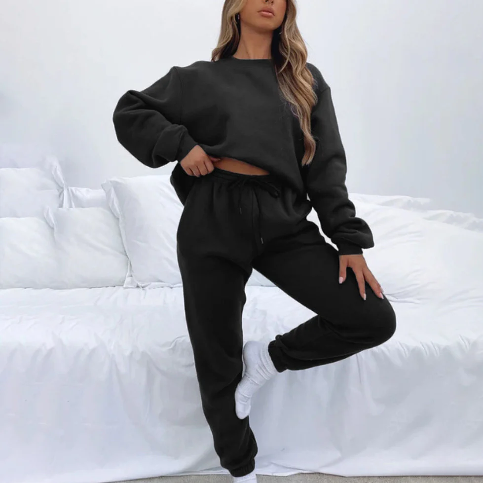 Gemütlicher Pullover und Hose für Frauen - Alma - Image 3