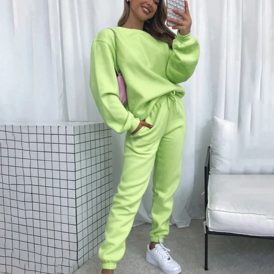 Gemütlicher Pullover und Hose für Frauen - Alma - Image 5