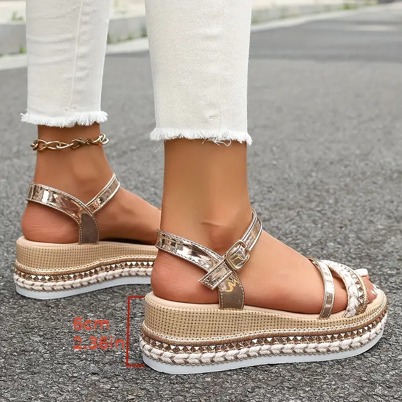 Gene – Metallic-Plateau-Sandalen mit geflochtenem Riemen - Image 4