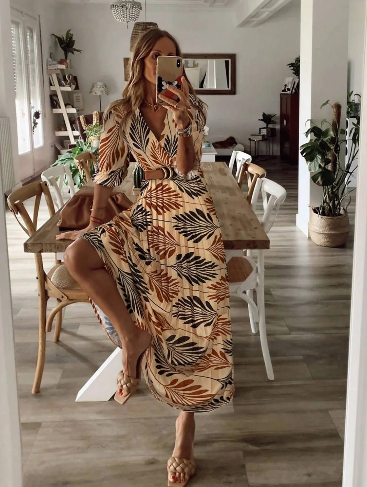 Genina – Plissiertes Midikleid mit tropischem Blätterprint - Image 3