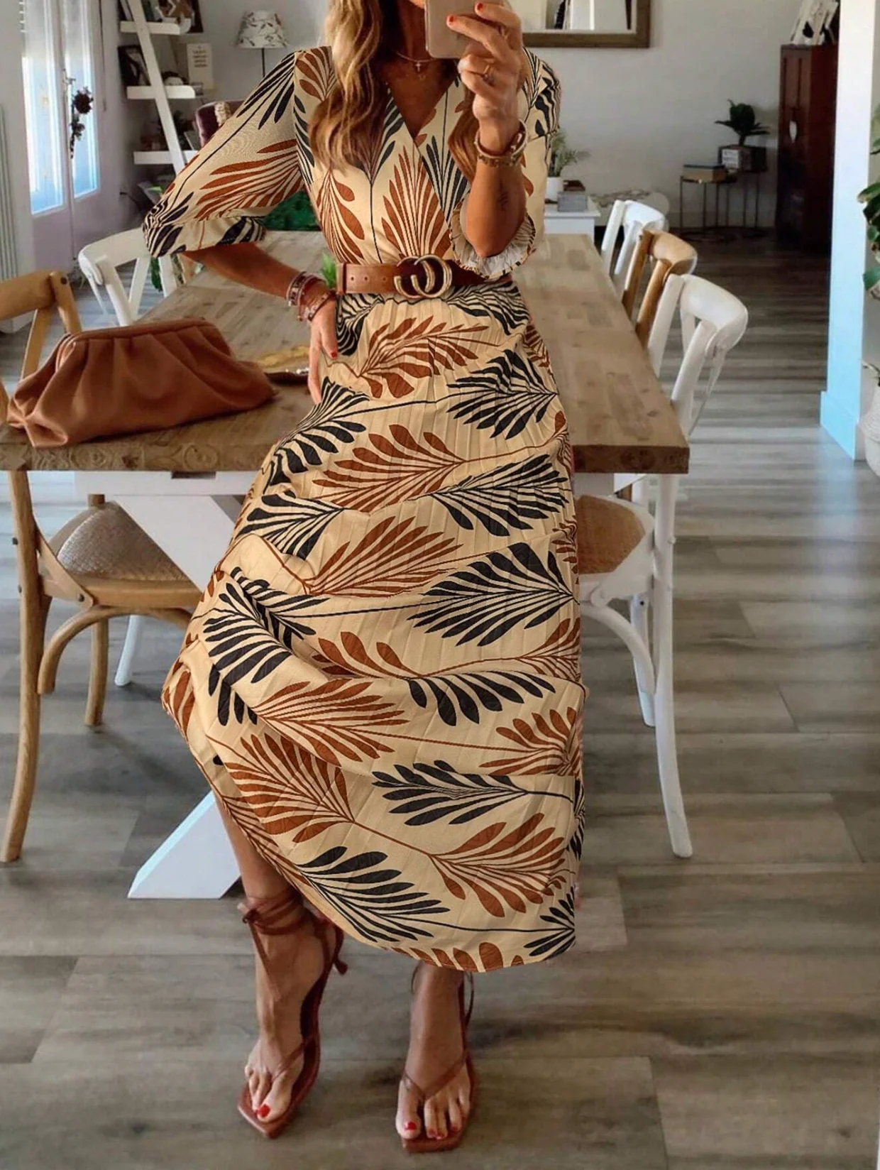 Genina – Plissiertes Midikleid mit tropischem Blätterprint - Image 4