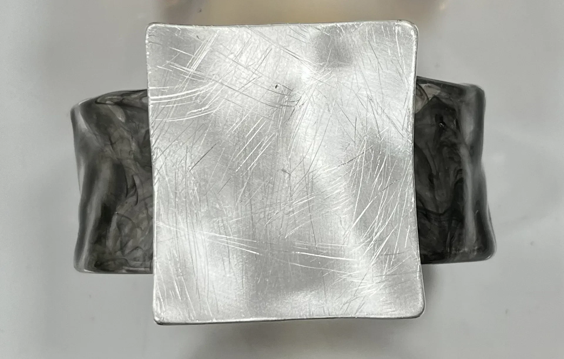 Geometrischer Damen Armreif Chunky Design Harz Gold Silber