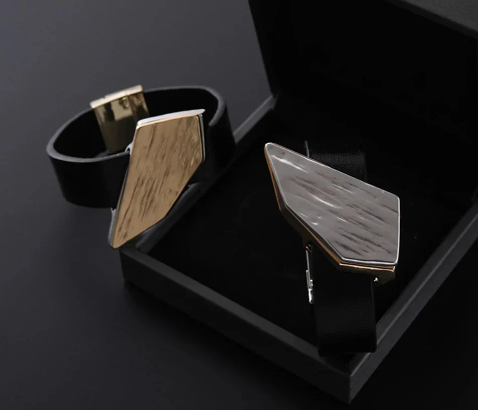 Geometrisches Damen Armreif Vintage Punk Style mit Magnetverschluss - Image 10