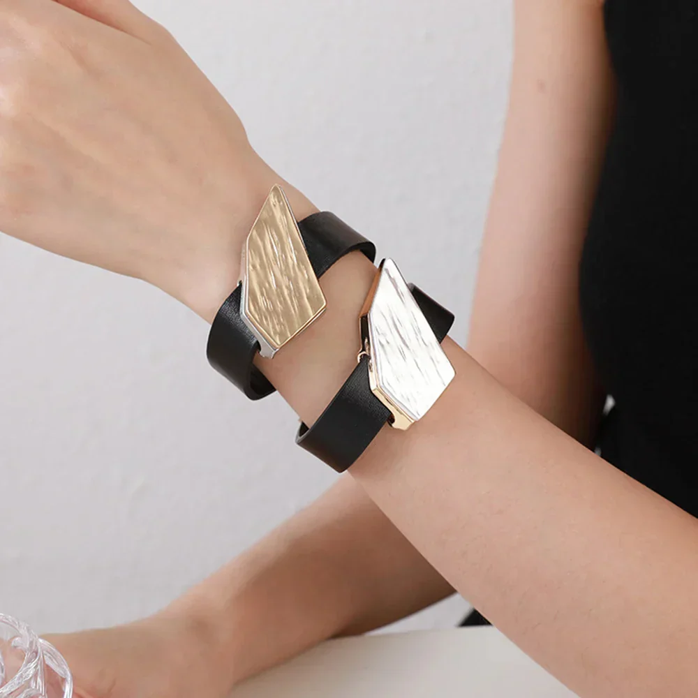 Geometrisches Damen Armreif Vintage Punk Style mit Magnetverschluss - Image 6