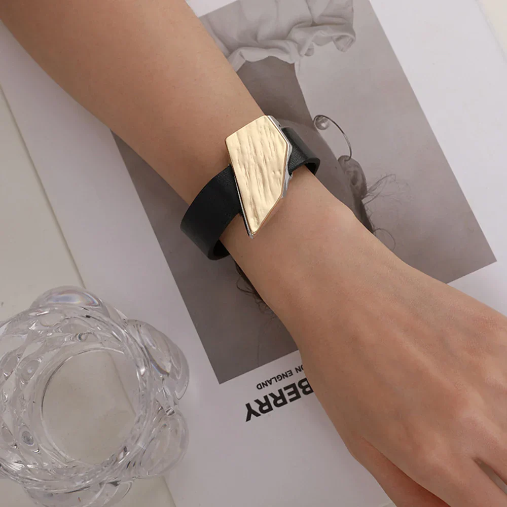 Geometrisches Damen Armreif Vintage Punk Style mit Magnetverschluss - Image 7