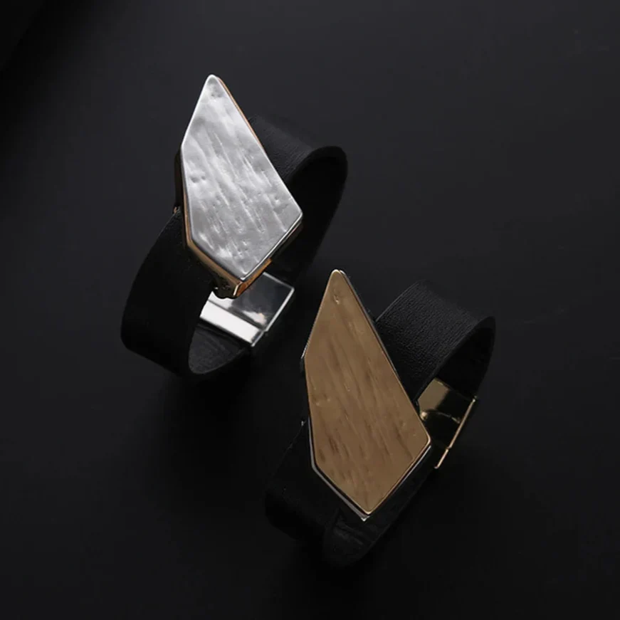 Geometrisches Damen Armreif Vintage Punk Style mit Magnetverschluss - Image 8