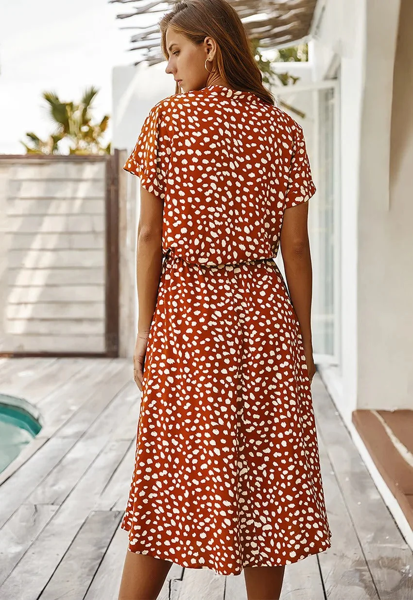 Georgia | Sanft gepunktetes Midi-Kleid mit Knopfdetails - Image 11