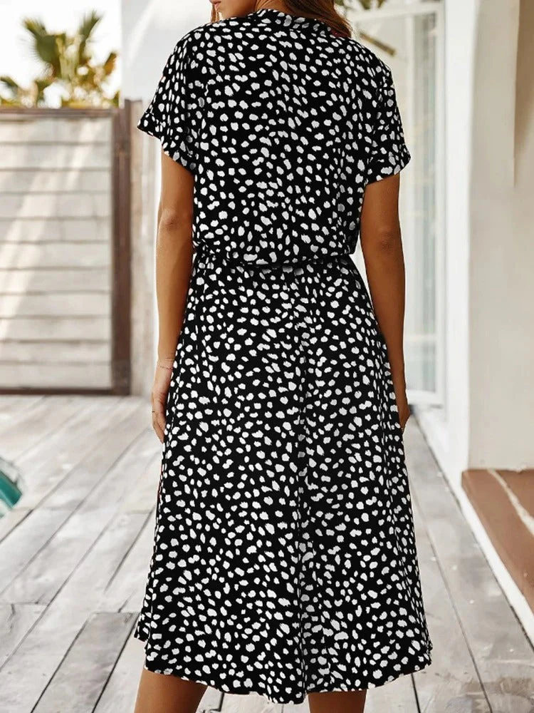 Georgia | Sanft gepunktetes Midi-Kleid mit Knopfdetails - Image 13