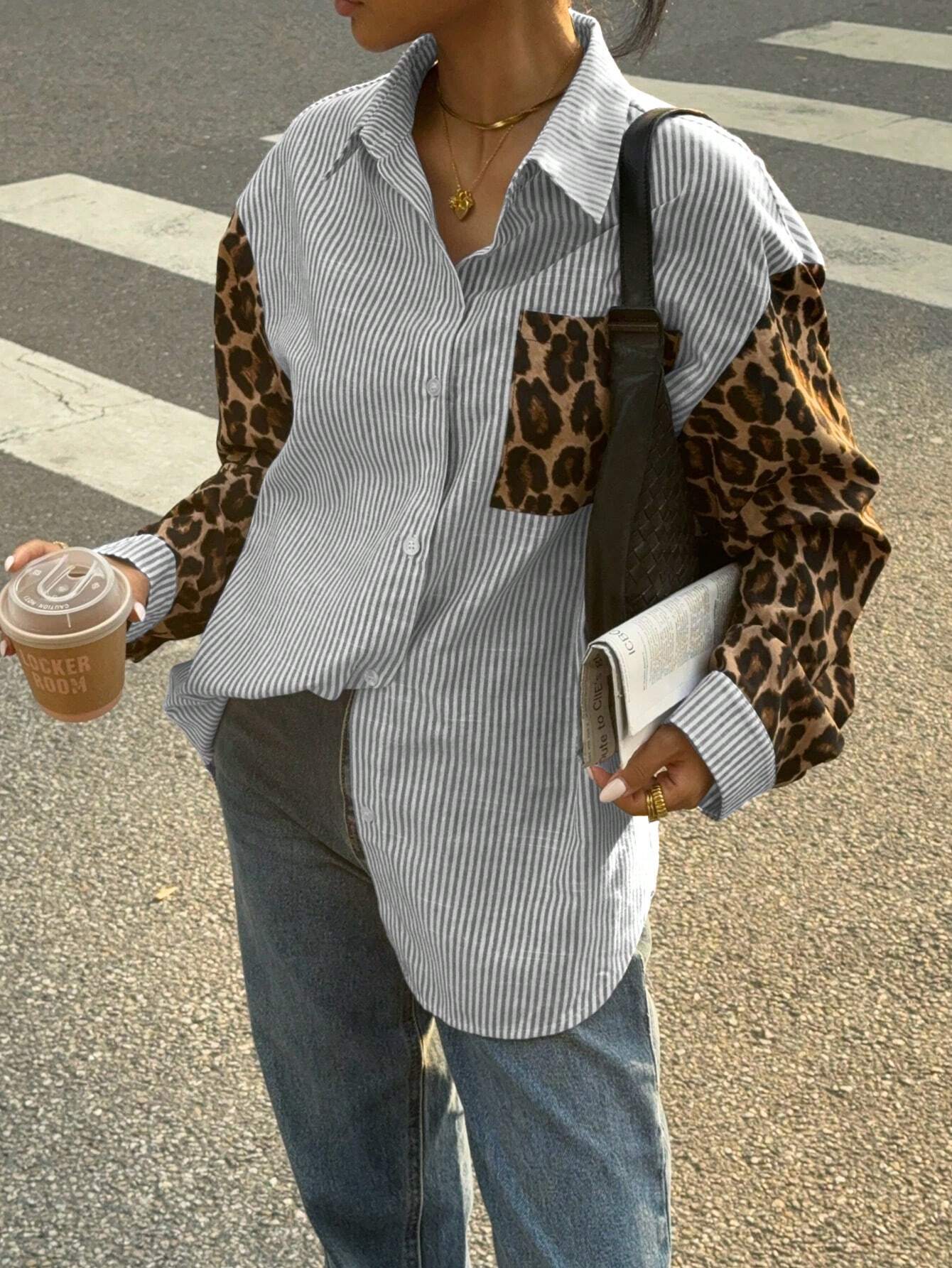 Gestreifte Damenbluse mit Leo-Details – Auffällig, Lässig & Streetstyle-ready - Image 5